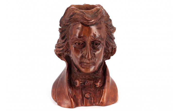 Frederic Chopin sculpted pipe