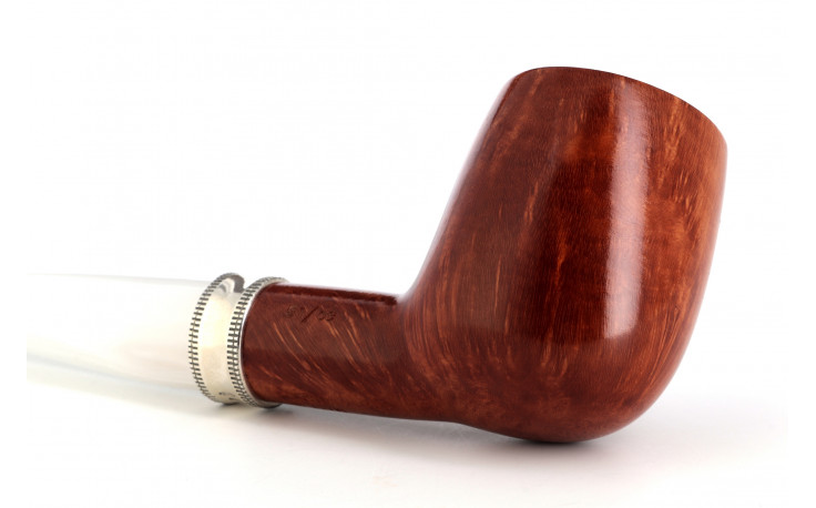 Savinelli 2023 pipe (nacre-white stem)