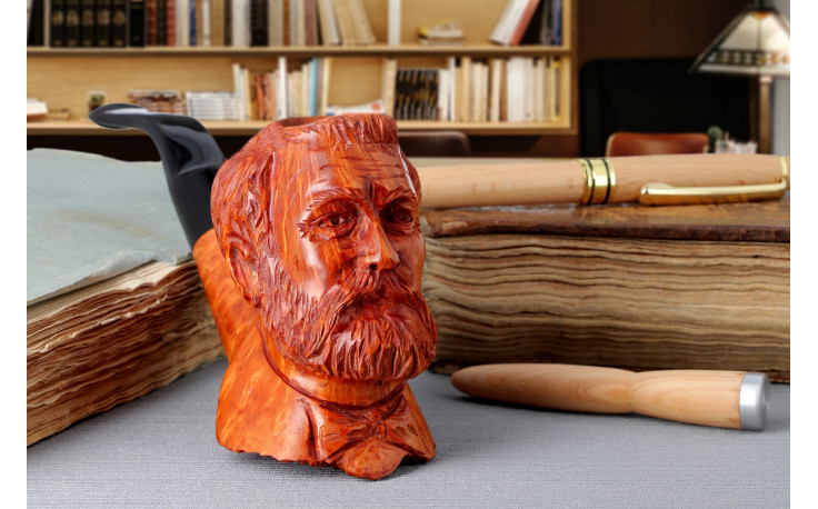 Jules Verne sculpted pipe