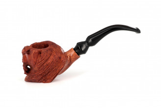 Lion sculpted pipe