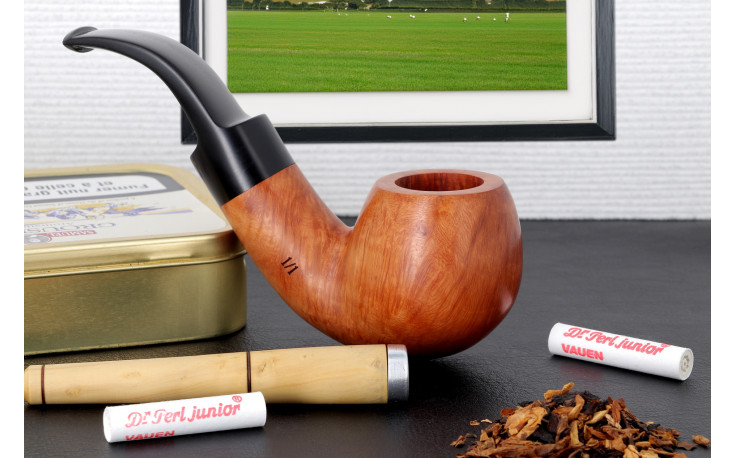 Eole bent briar pipe by Pierre Voisin