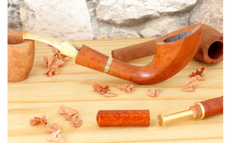 Rostiak Svelte Galalithe pipe