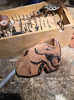 Briar pipe sculpted with a Dragon head