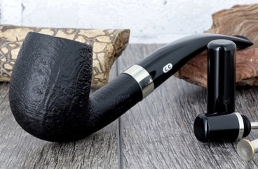 Chacom L'Essard 43 pipe with a sandblasted briar