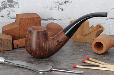 Titan classic Extra pipe with a waxed briar