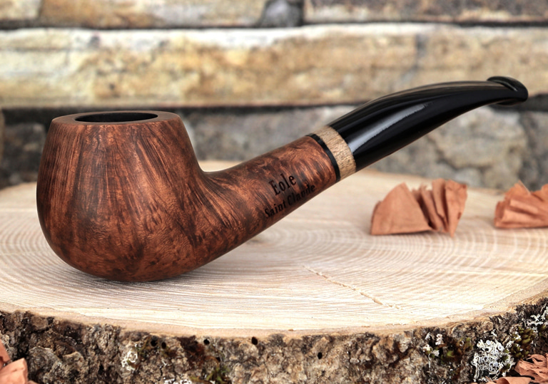 Eole Alliance 3 pipe with a waxed briar