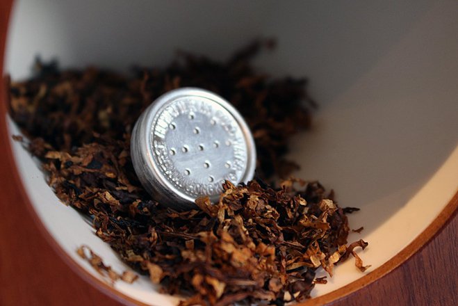 How to store tobacco to keep it fresh